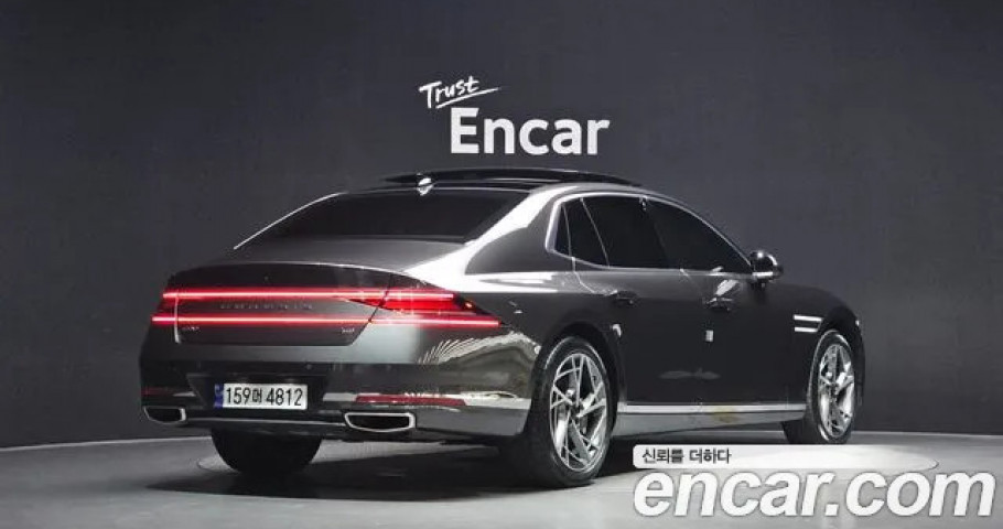 Genesis G90 