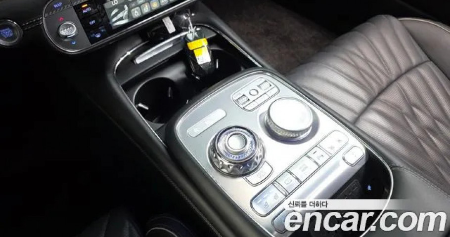 Genesis G90 