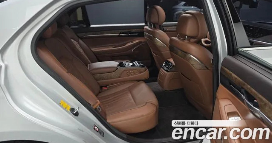 Genesis G90 