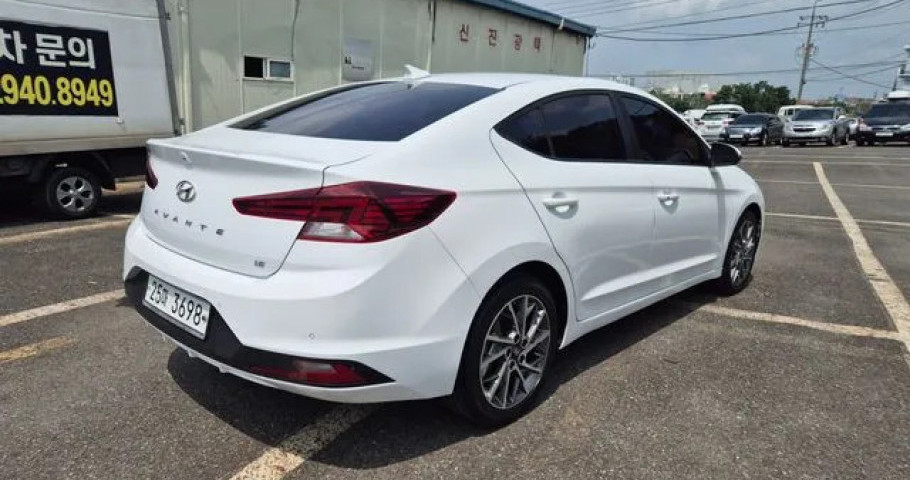 Hyundai Avante (Elantra) 