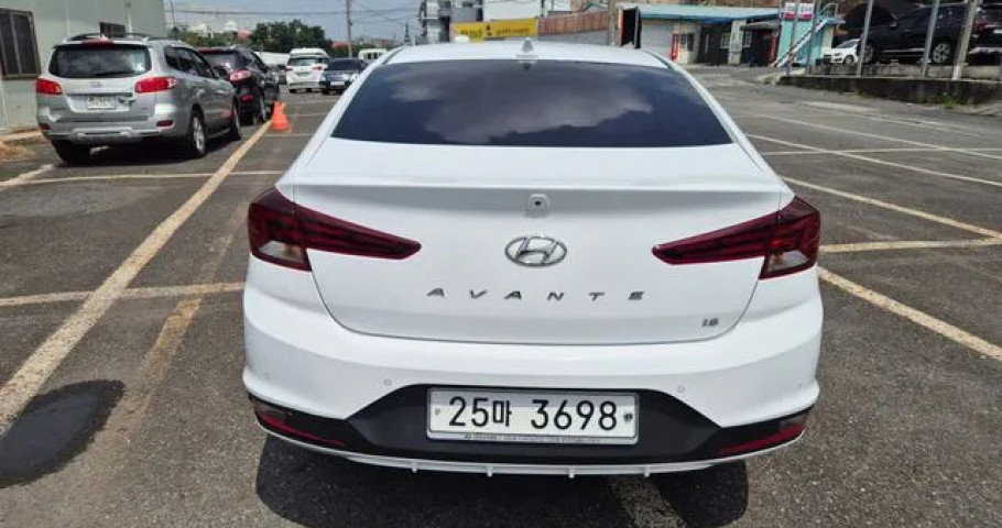 Hyundai Avante (Elantra) 