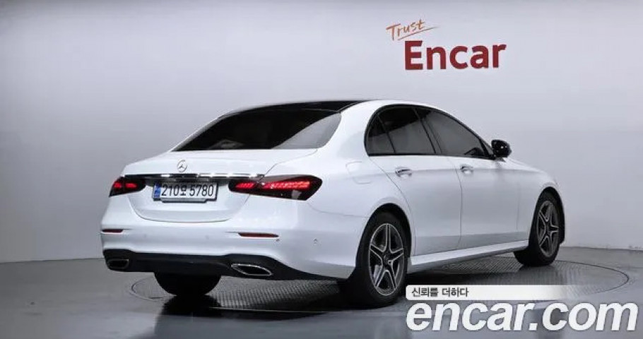 Mercedes-Benz E-Class 