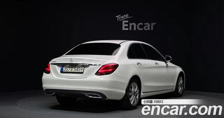 Mercedes-Benz C-Class 