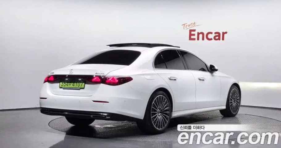Mercedes-Benz E-Class 