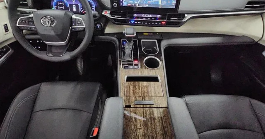 Toyota Sienna 