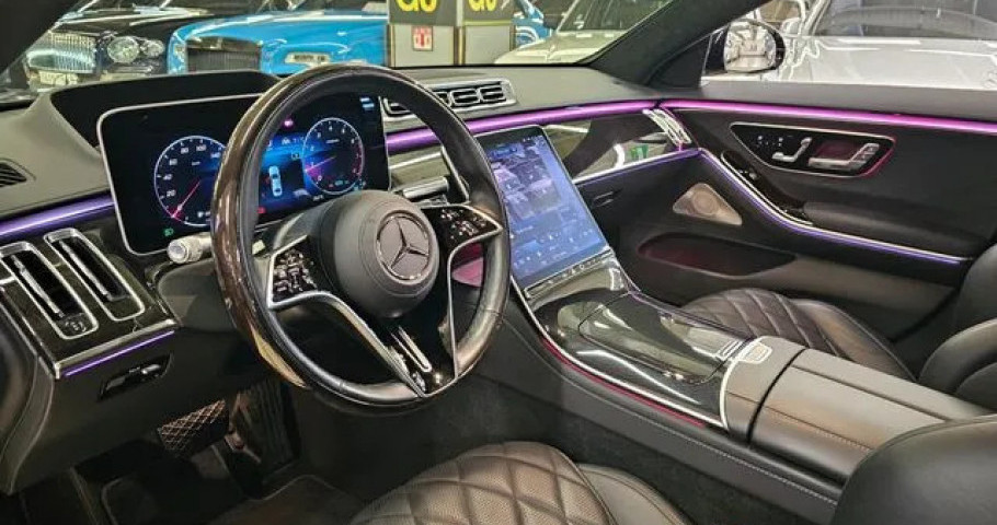 Mercedes-Benz S-Class 
