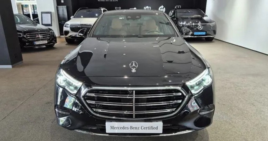 Mercedes-Benz E-Class 