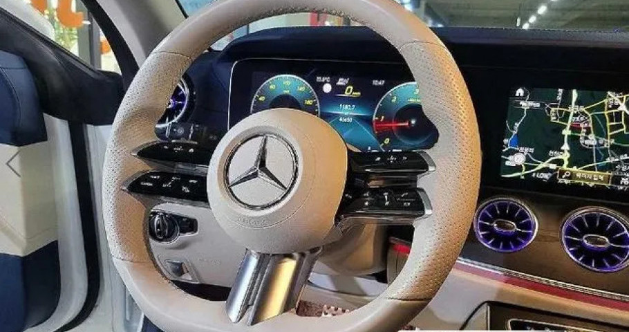 Mercedes-Benz E-Class 