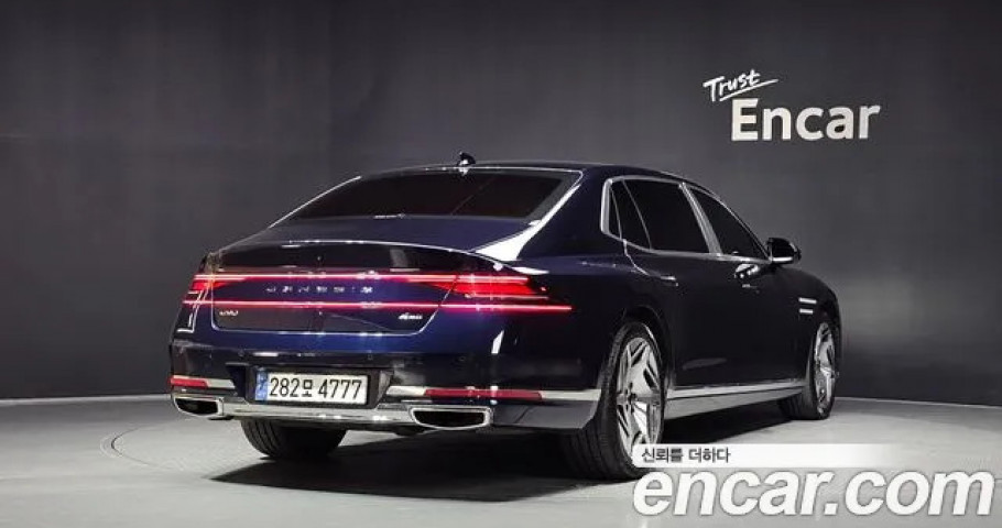 Genesis G90 