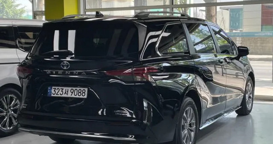 Toyota Sienna 
