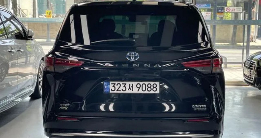 Toyota Sienna 