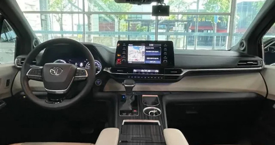 Toyota Sienna 
