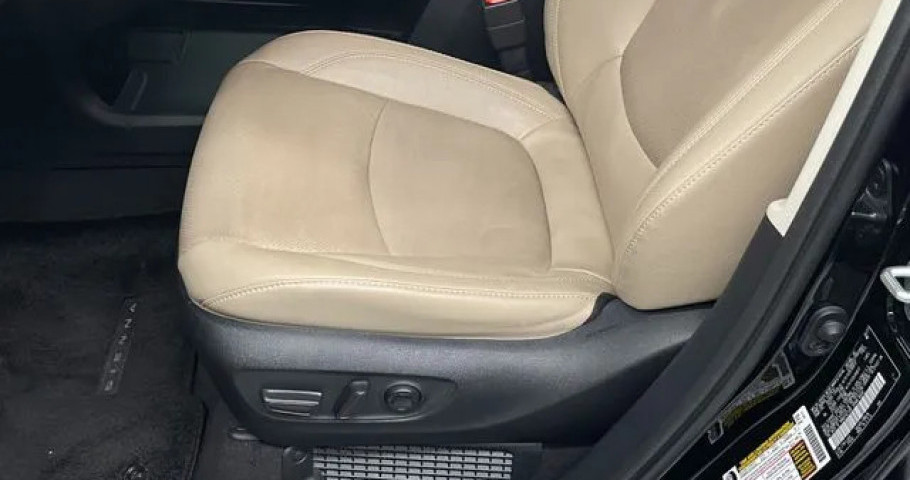 Toyota Sienna 