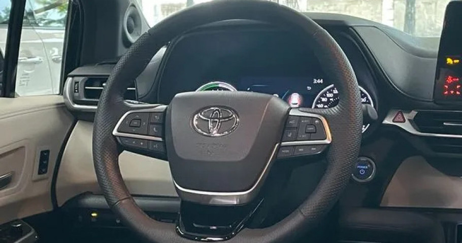 Toyota Sienna 