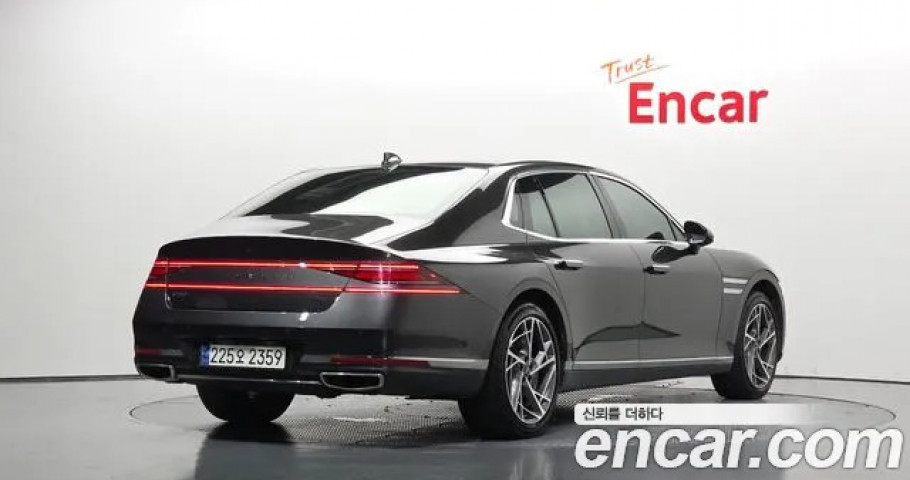 Genesis G90 