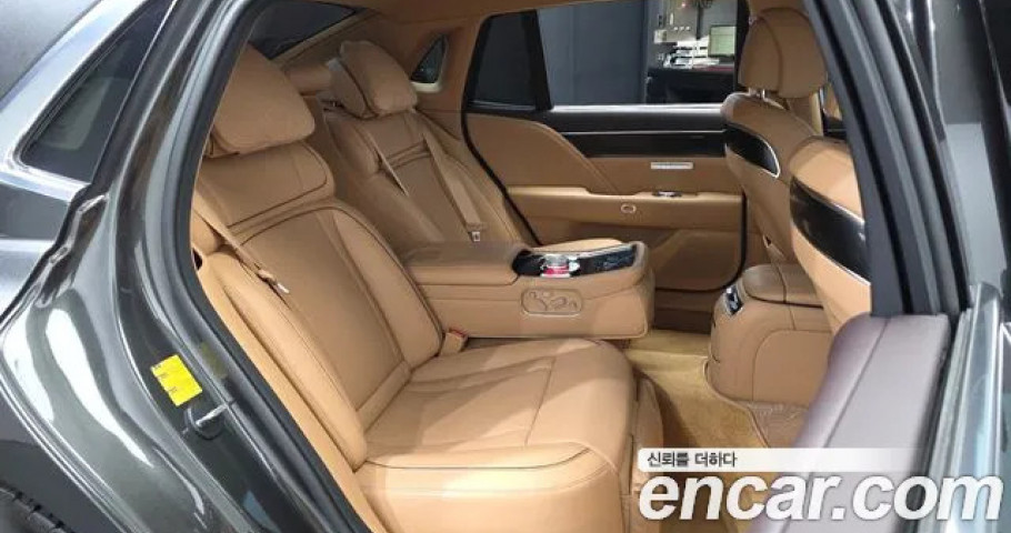 Genesis G90 