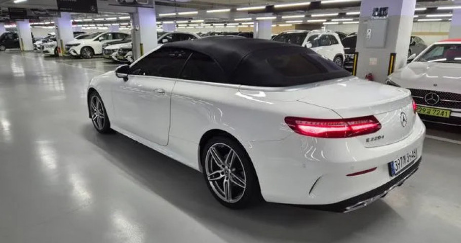 Mercedes-Benz E-Class 