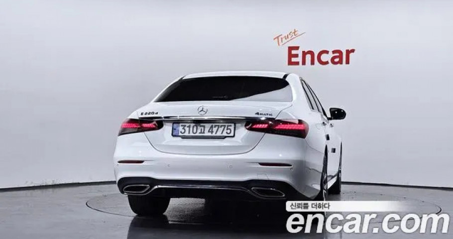 Mercedes-Benz E-Class 