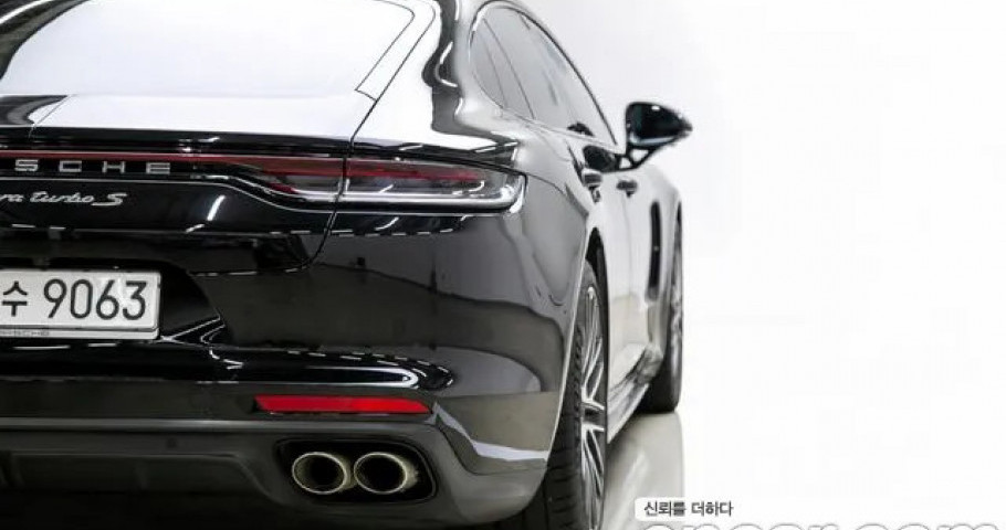Porsche Panamera 
