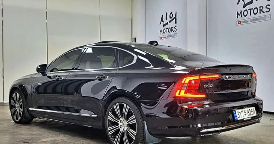 Volvo S90 