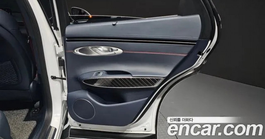 Genesis Gv70 