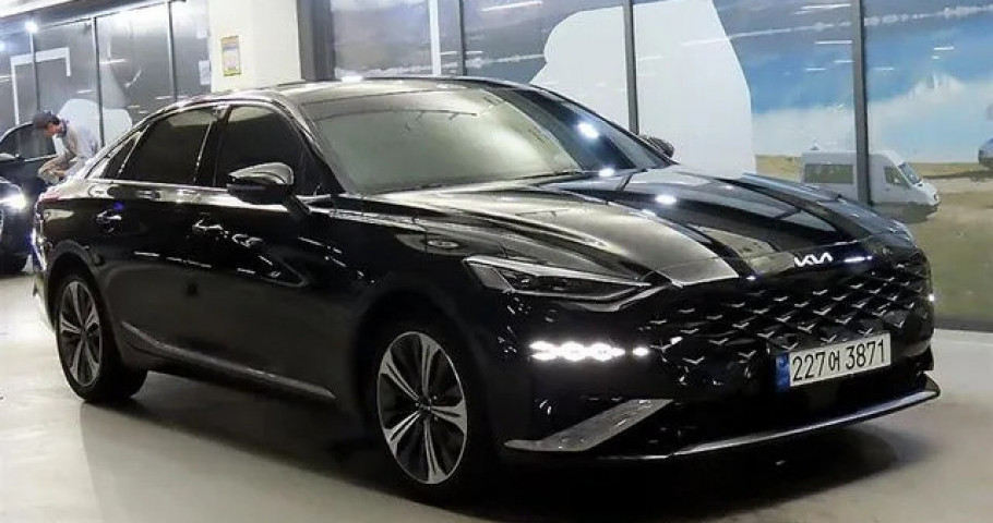 Kia K8 