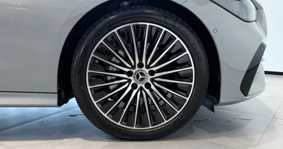 Mercedes-Benz Cle-Class 
