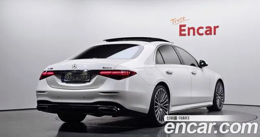 Mercedes-Benz S-Class 