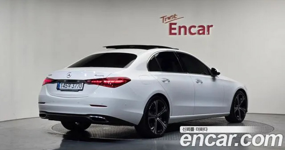 Mercedes-Benz C-Class 