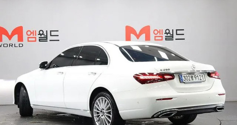 Mercedes-Benz E-Class 