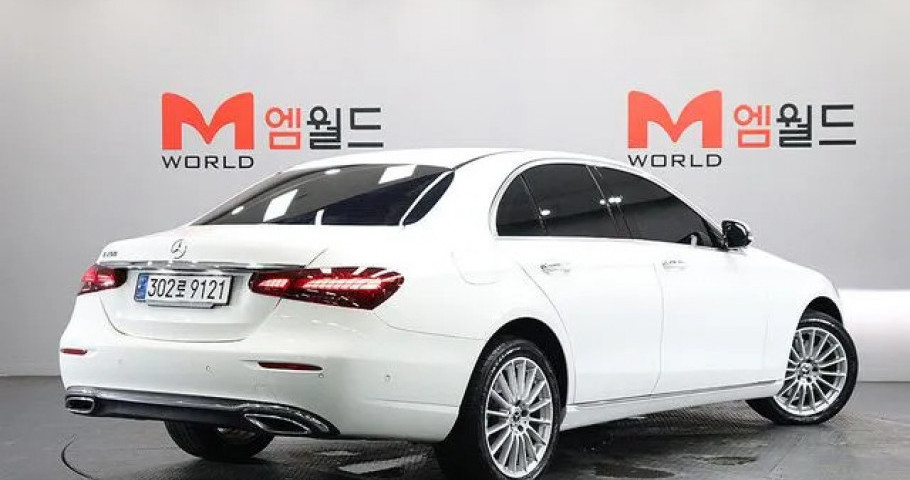 Mercedes-Benz E-Class 
