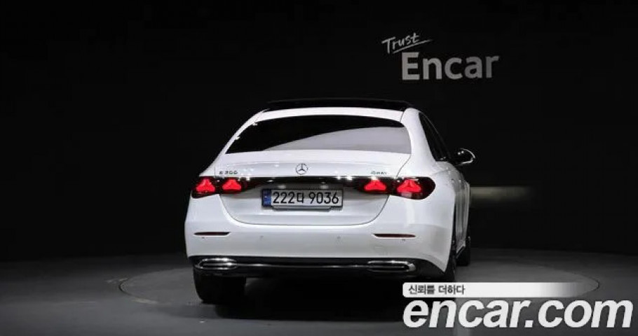 Mercedes-Benz E-Class 