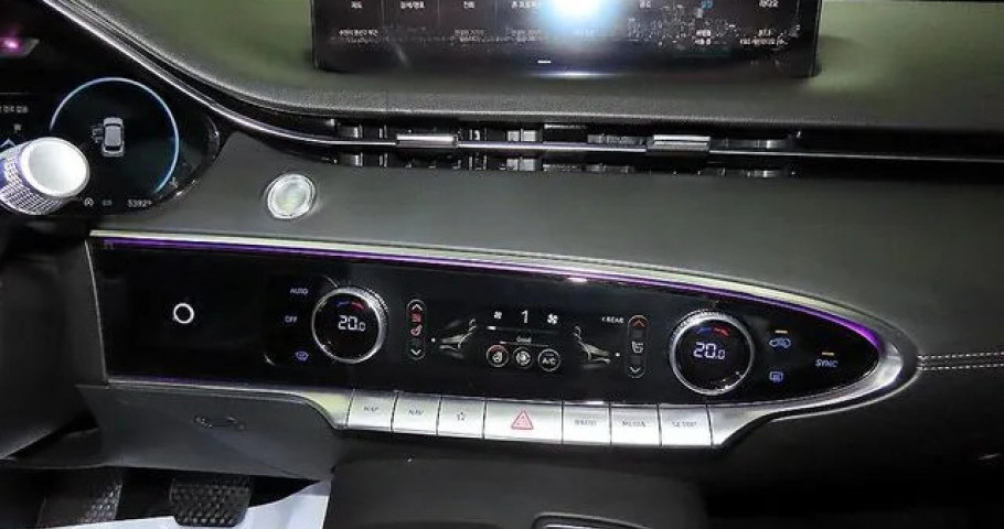 Genesis Gv70 