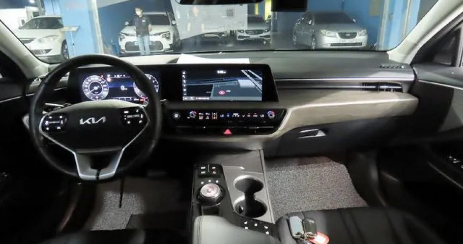 Kia K8 