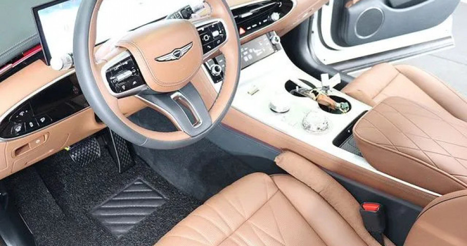 Genesis Gv70 