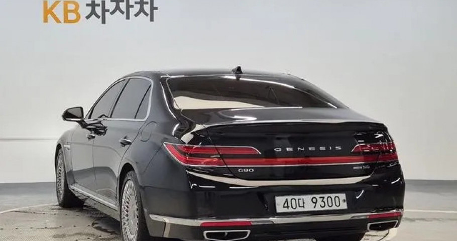 Genesis G90 