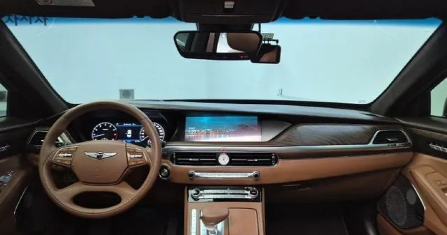 Genesis G90 