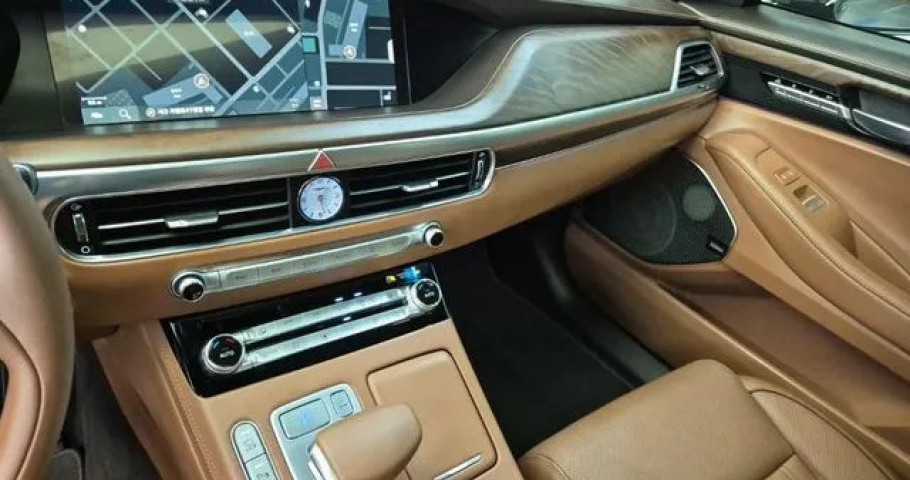 Genesis G90 