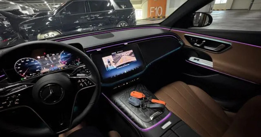 Mercedes-Benz E-Class 