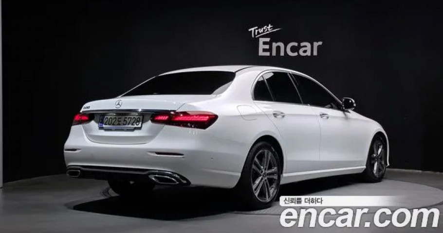 Mercedes-Benz E-Class 