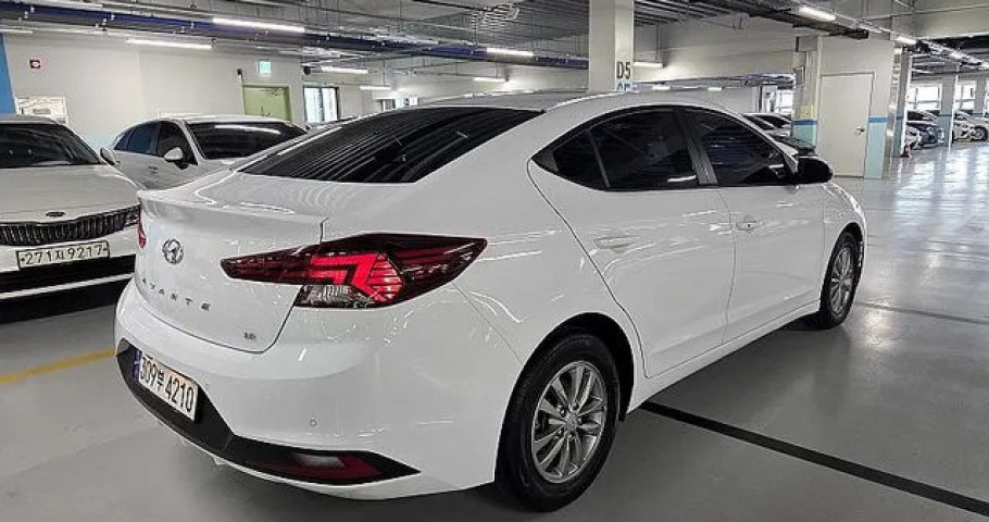 Hyundai Avante (Elantra) 