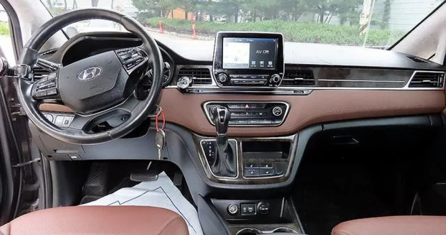 Hyundai Starex 