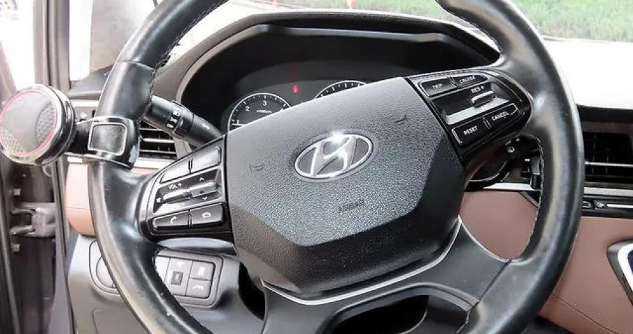 Hyundai Starex 