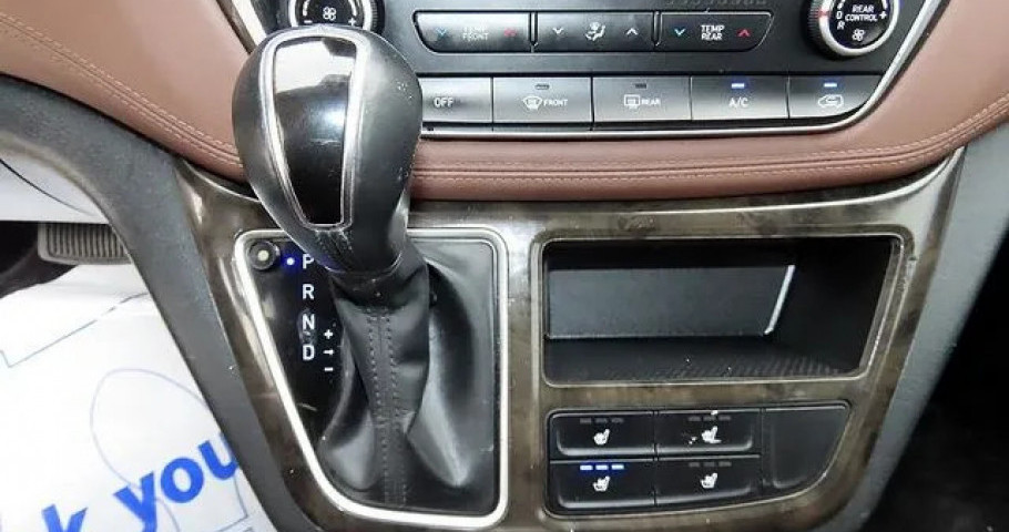 Hyundai Starex 