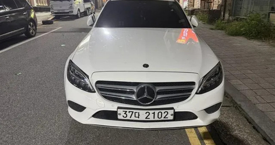 Mercedes-Benz C-Class 