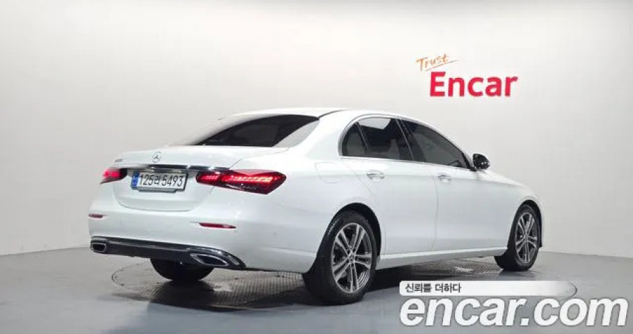 Mercedes-Benz E-Class 