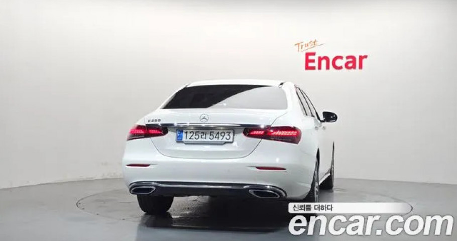 Mercedes-Benz E-Class 