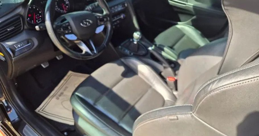 Hyundai Veloster 