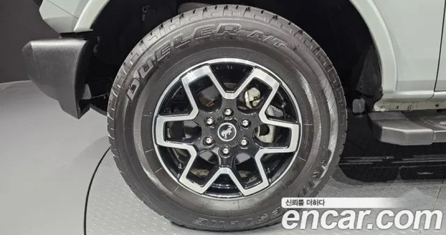 Ford Bronco 