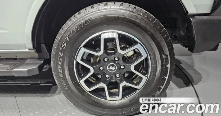 Ford Bronco 
